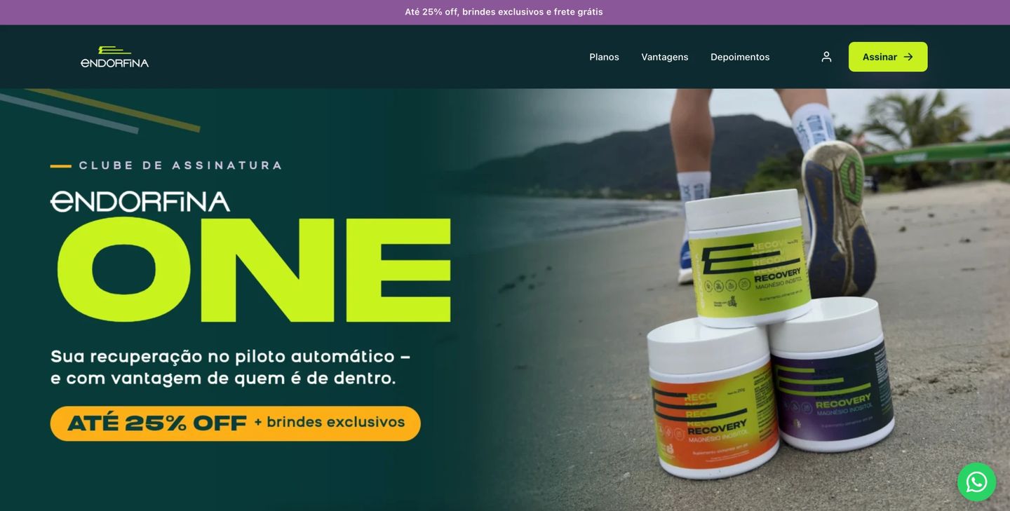Página do clube Endorfina One: a chamada “Clube de assinatura Endorfina One”, o selo “até 25% off + brindes exclusivos” e três potes do Recovery.